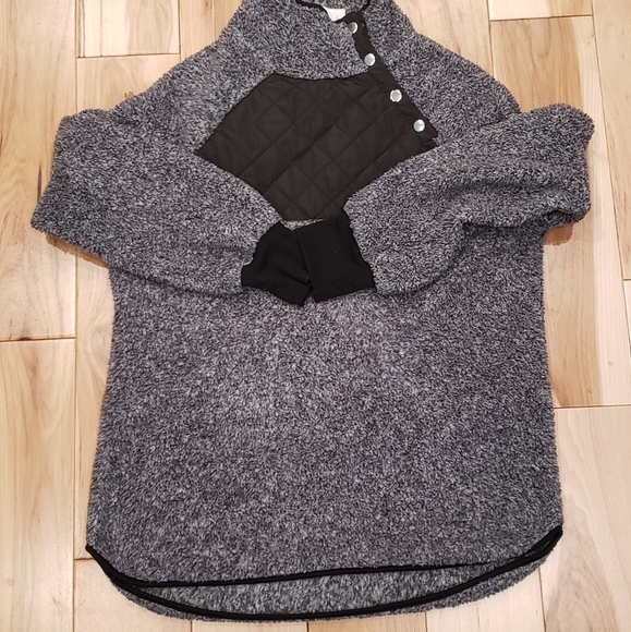 Fleece - Picture 1 of 2